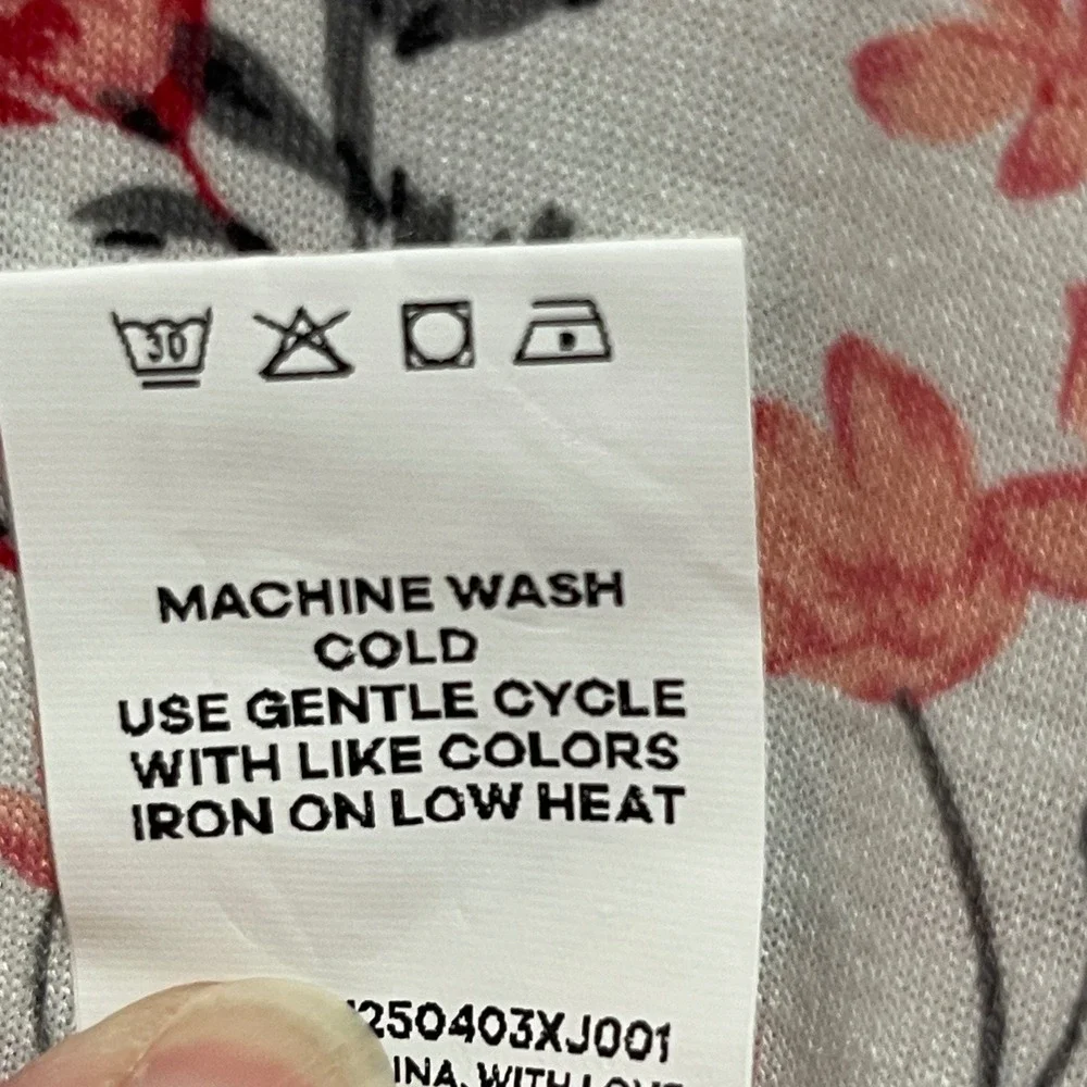 Bloomchic Woomen's 22/24 V-Neck T-Shirt with Lace Details White with Pink Floral - Picture 16 of 16